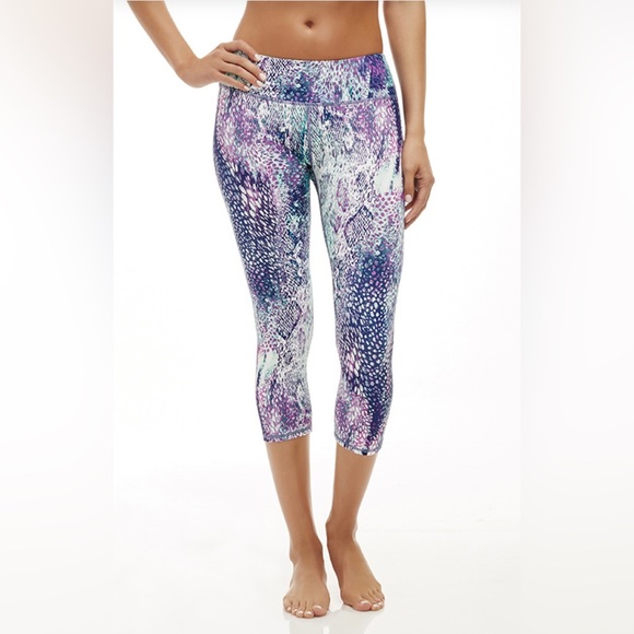 Fabletics Animal Impressions Cropped Leggings - Size XS - Picture 1 of 6